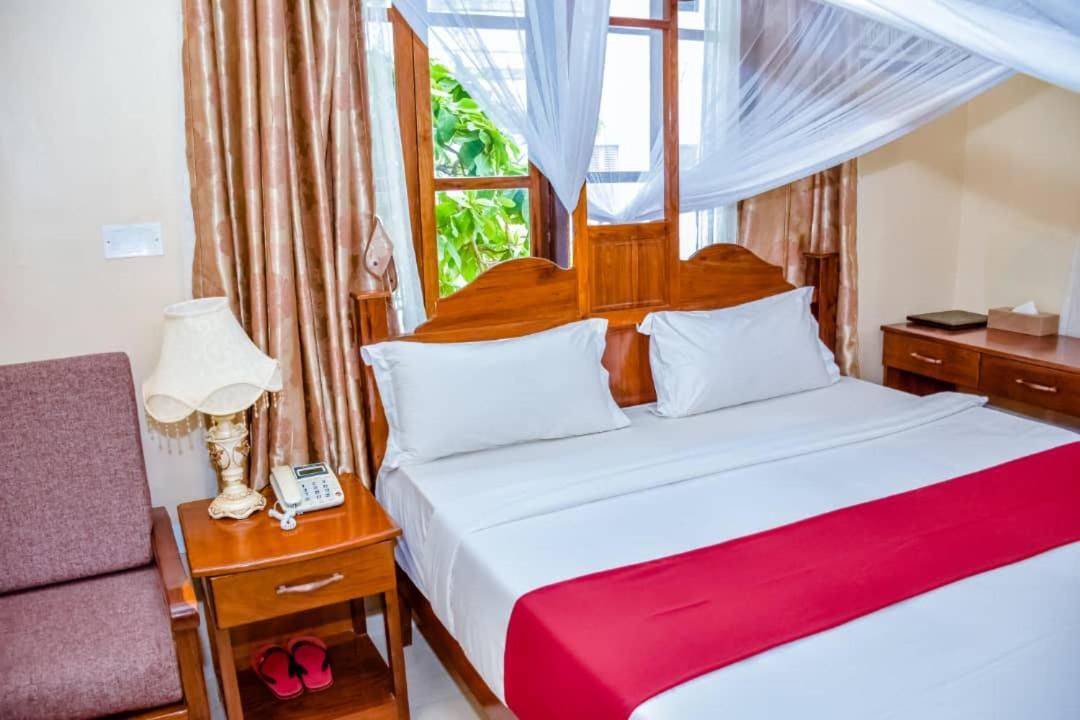 Red Sun Lodge Kokoni Ngambo エクステリア 写真