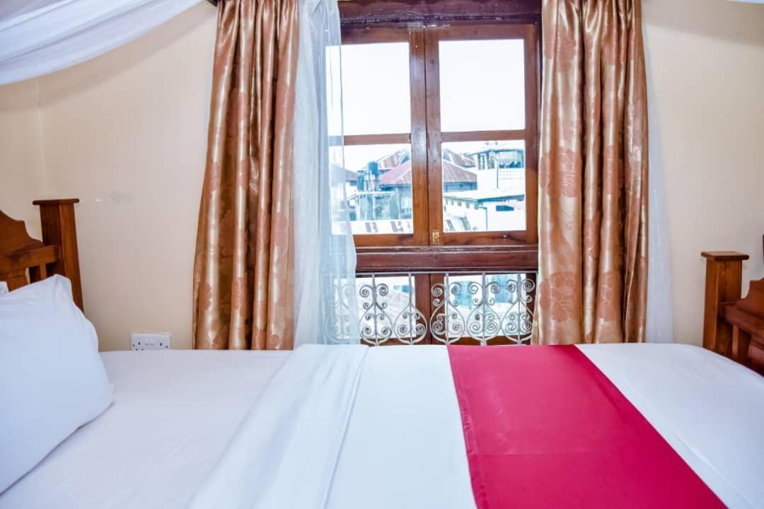 Red Sun Lodge Kokoni Ngambo エクステリア 写真
