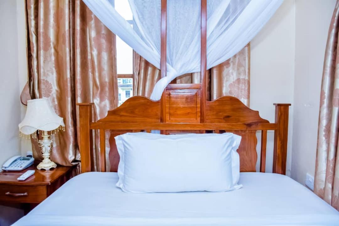 Red Sun Lodge Kokoni Ngambo エクステリア 写真