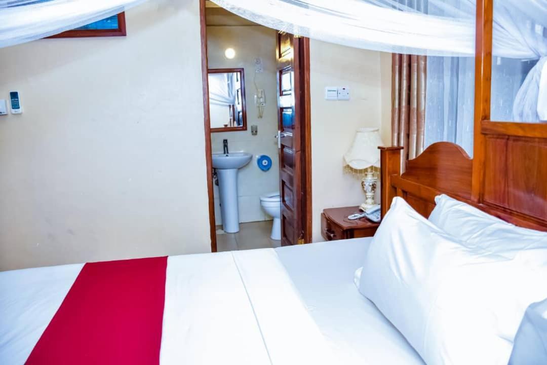 Red Sun Lodge Kokoni Ngambo エクステリア 写真