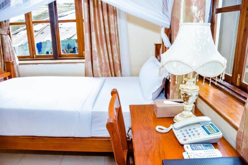 Red Sun Lodge Kokoni Ngambo エクステリア 写真