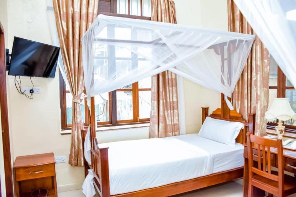 Red Sun Lodge Kokoni Ngambo エクステリア 写真
